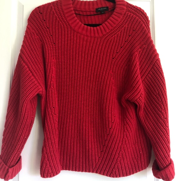 Sweater Selected - Picture 1 of 3
